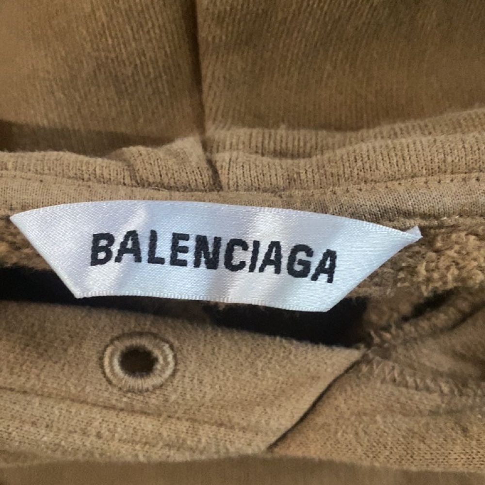 BALENCIAGA
Men's Natural Beige Bb Corp Embroidery Hoodie